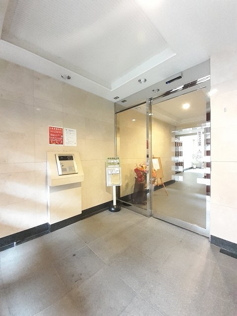 14/20 エントランス