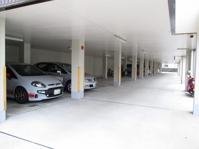 14/20 駐車場