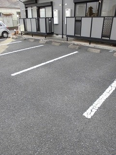 16/30 駐車場