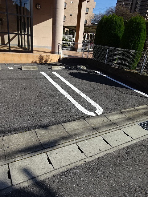 14/22 駐車場