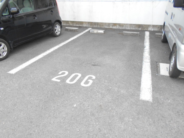 14/20 駐車場