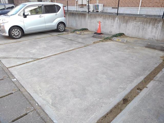 14/20 駐車場