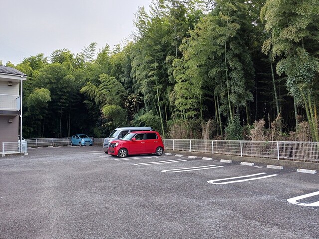 13/19 駐車場