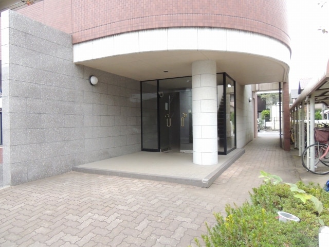 13/20 エントランス