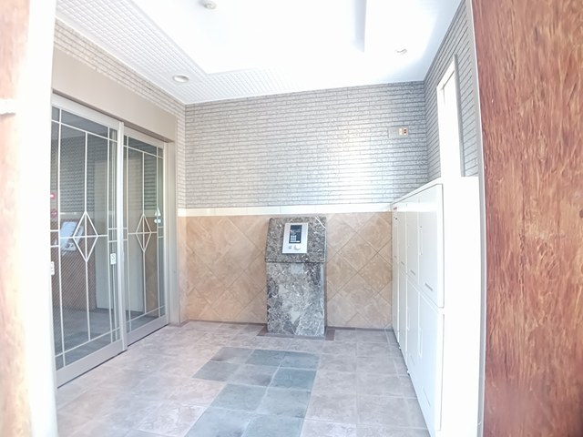 13/20 エントランス