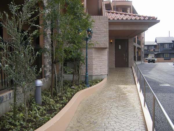 22/30 エントランス