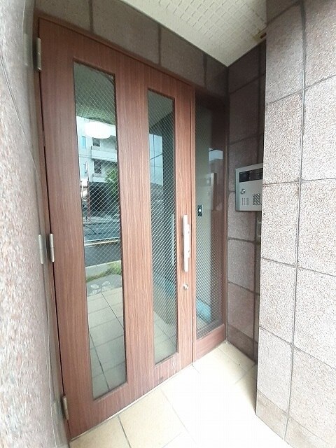 14/20 エントランス