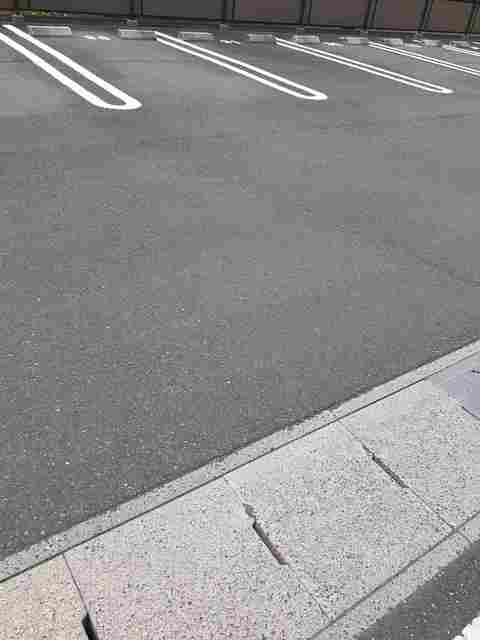 14/20 駐車場