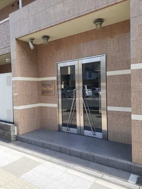 14/20 エントランス