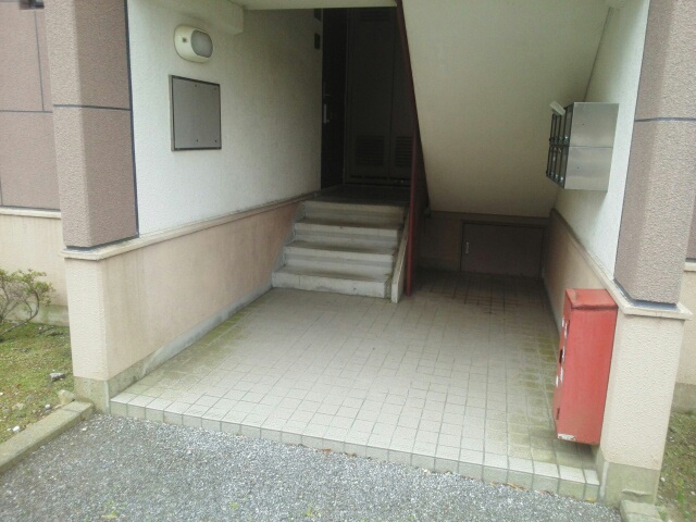 13/20 エントランス