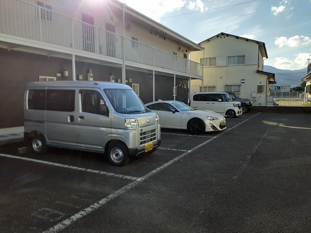 23/30 駐車場