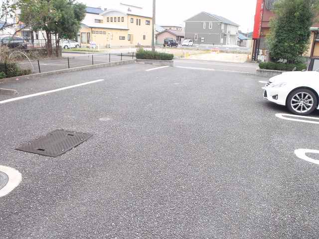 14/17 駐車場