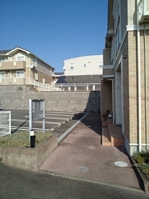 22/30 エントランス