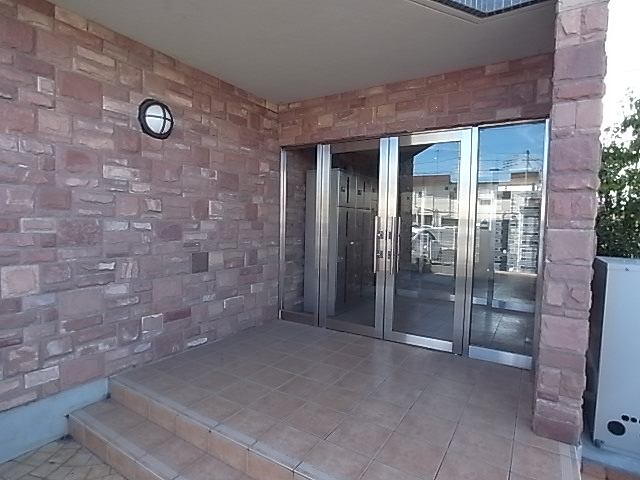 14/20 エントランス