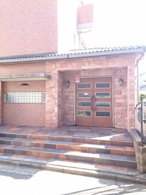 14/20 エントランス