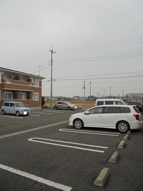 13/19 駐車場