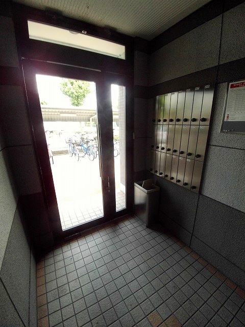 14/20 エントランス