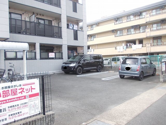 14/20 駐車場