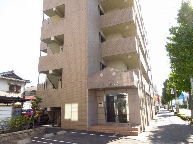 20/30 エントランス