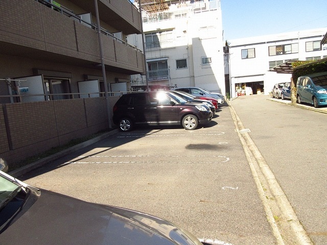 22/30 駐車場