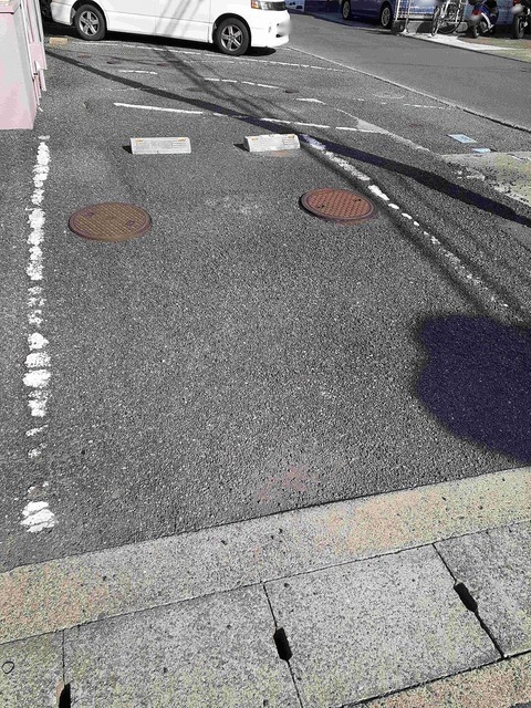 18/28 駐車場