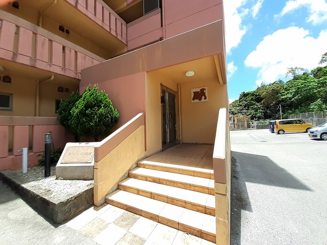 15/21 エントランス