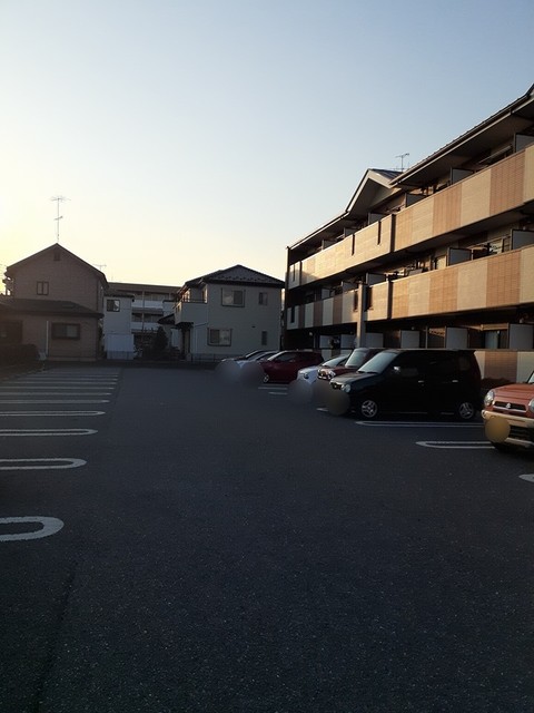 28/30 駐車場