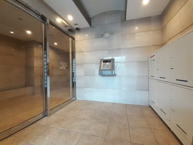 14/20 エントランス