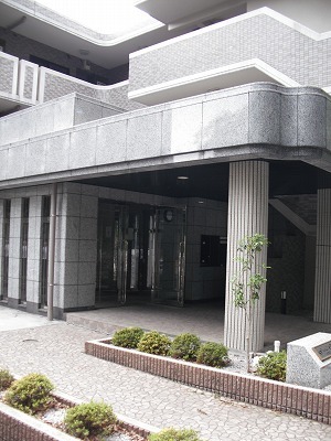 13/20 エントランス