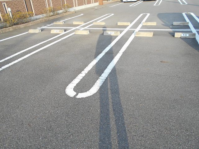 13/19 駐車場
