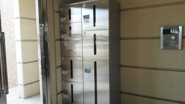 13/22 エントランス