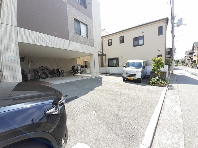 14/20 駐車場