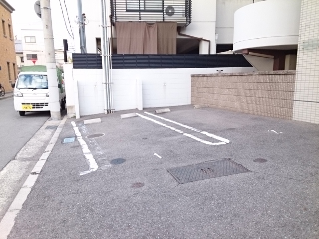 14/20 駐車場
