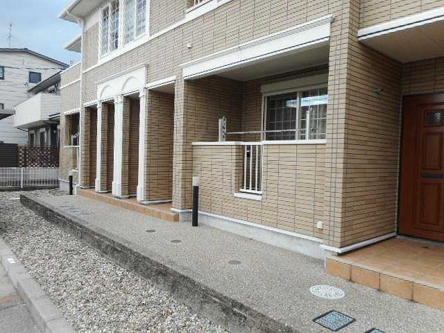 17/30 エントランス