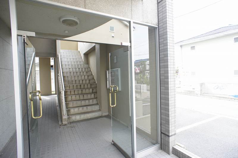 13/22 エントランス