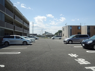 14/20 駐車場