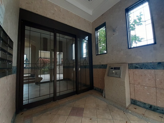 14/20 エントランス