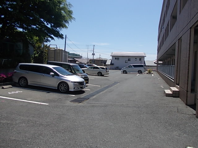 14/23 駐車場