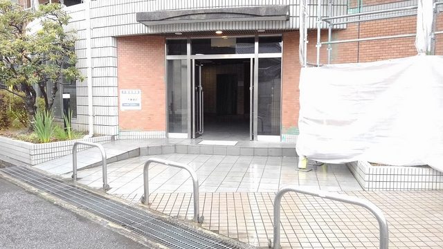 14/20 エントランス