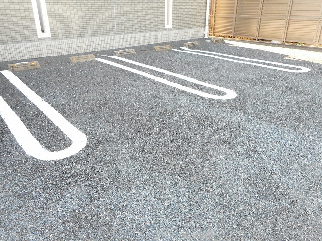 13/19 駐車場