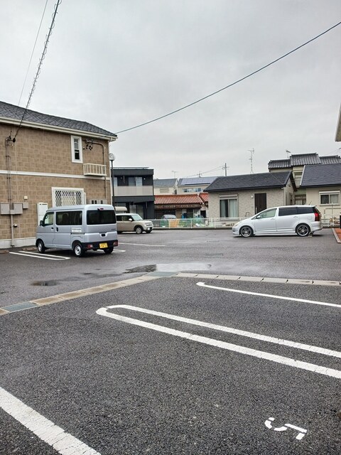 23/28 駐車場