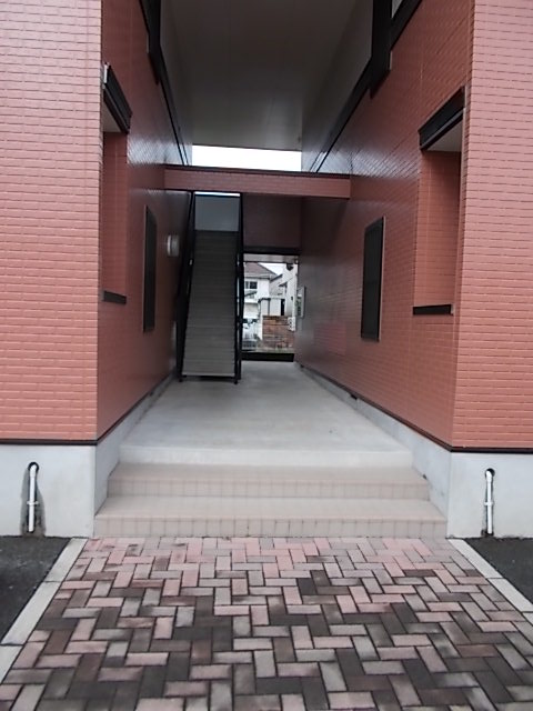 26/30 エントランス