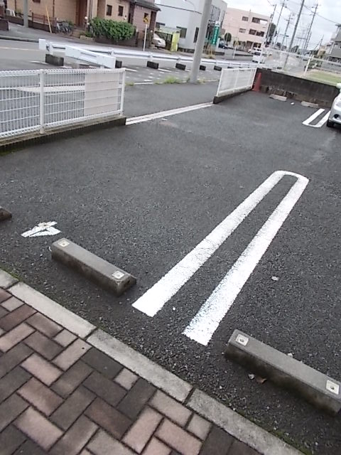 27/30 駐車場
