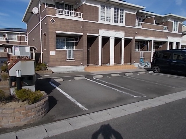 13/19 駐車場