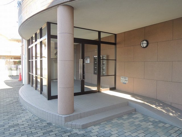 13/22 エントランス