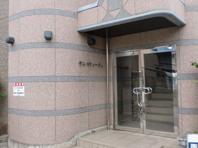 14/20 エントランス