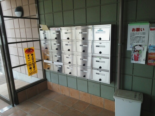 13/23 エントランス