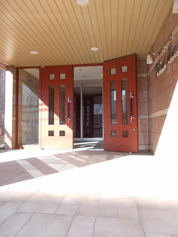 14/20 エントランス