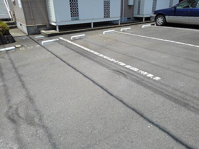 13/19 駐車場
