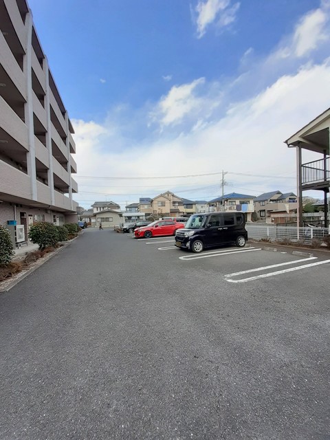 13/19 駐車場